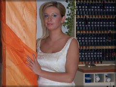 Weitwinkelaufnahme der Braut Ramona